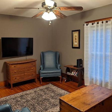 Large Bakery Apartment - Central Downtown Location Fredonia Exteriér fotografie