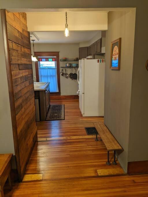 Large Bakery Apartment - Central Downtown Location Fredonia Exteriér fotografie