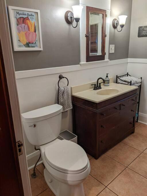 Large Bakery Apartment - Central Downtown Location Fredonia Exteriér fotografie