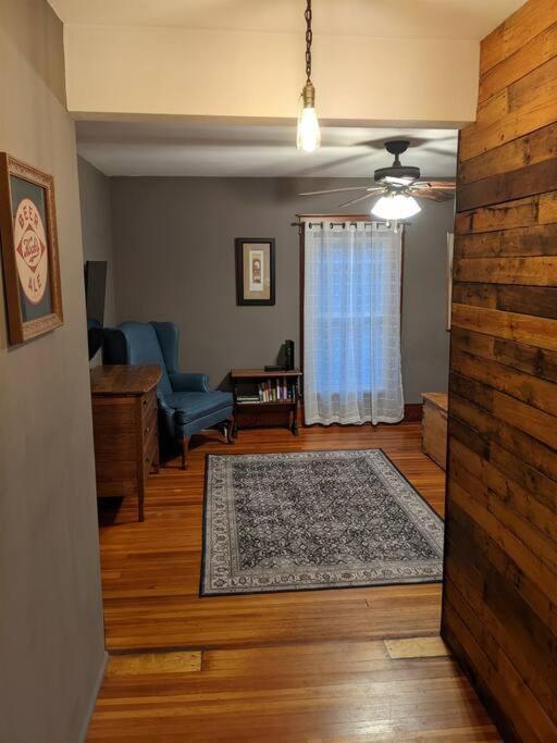 Large Bakery Apartment - Central Downtown Location Fredonia Exteriér fotografie